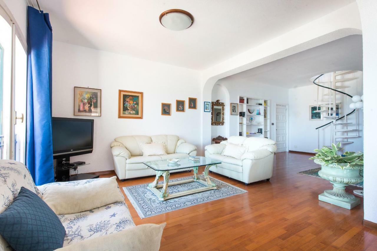 Casa Con Terrazza Sul Mare All'Addaura Палермо Екстериор снимка